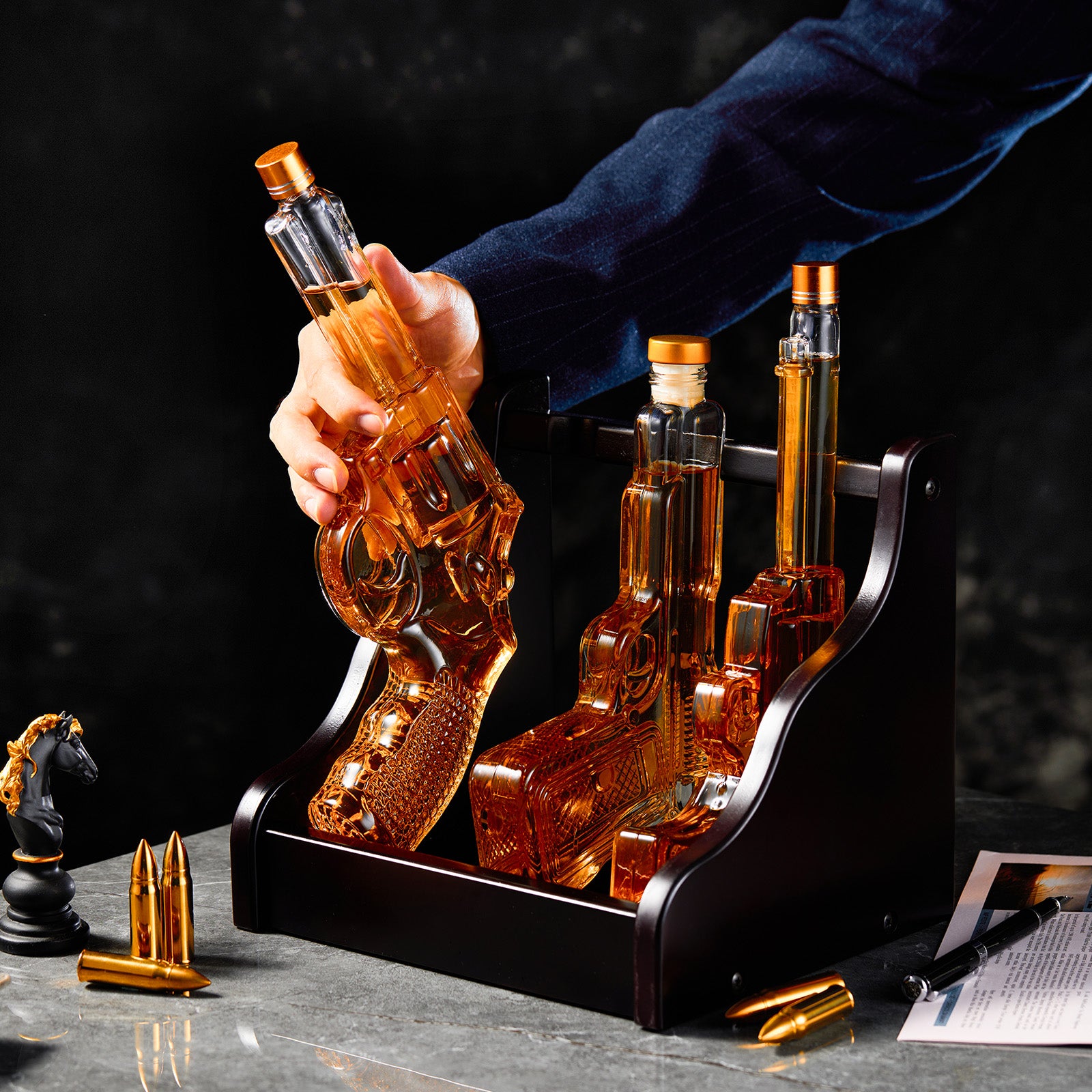 Gifts for Men Dad Pistol Whiskey Gun Decanter Set & 6 Pistol  Glasses Set - Comes with A large Carrying Case - Parties Great Gift, Gifts  Men Dad, Whiskey Decanter